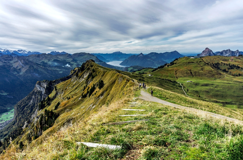An image depicting the trail Rund ums Laucherenstöckli and its surrounding area.