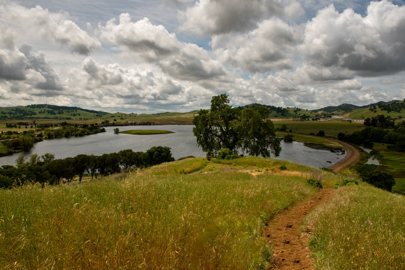 An image depicting the trail Vacaville Loop and its surrounding area.