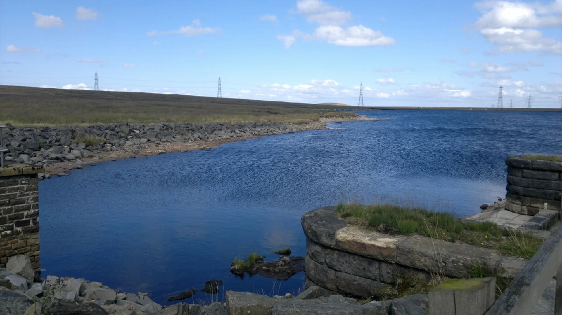 An image depicting the trail Littleborough to Walsden Loop and its surrounding area.