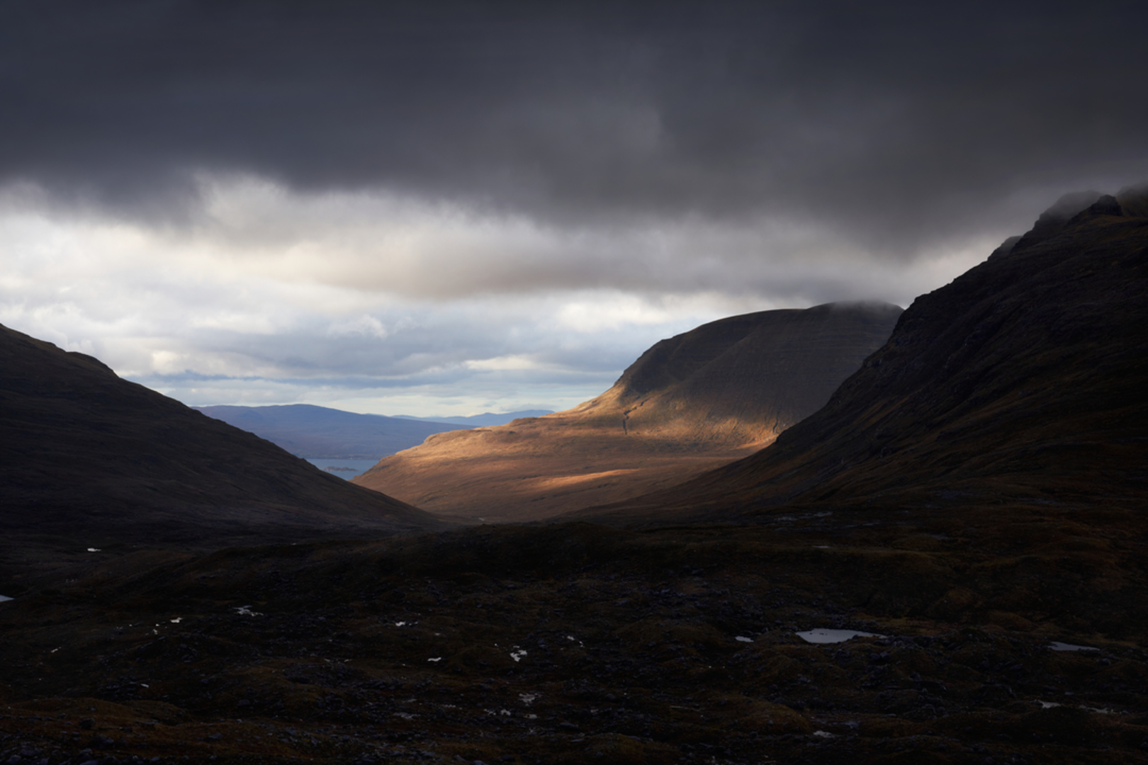 An image depicting the trail Tom na Gruagaich - Beinn Alligin and its surrounding area.