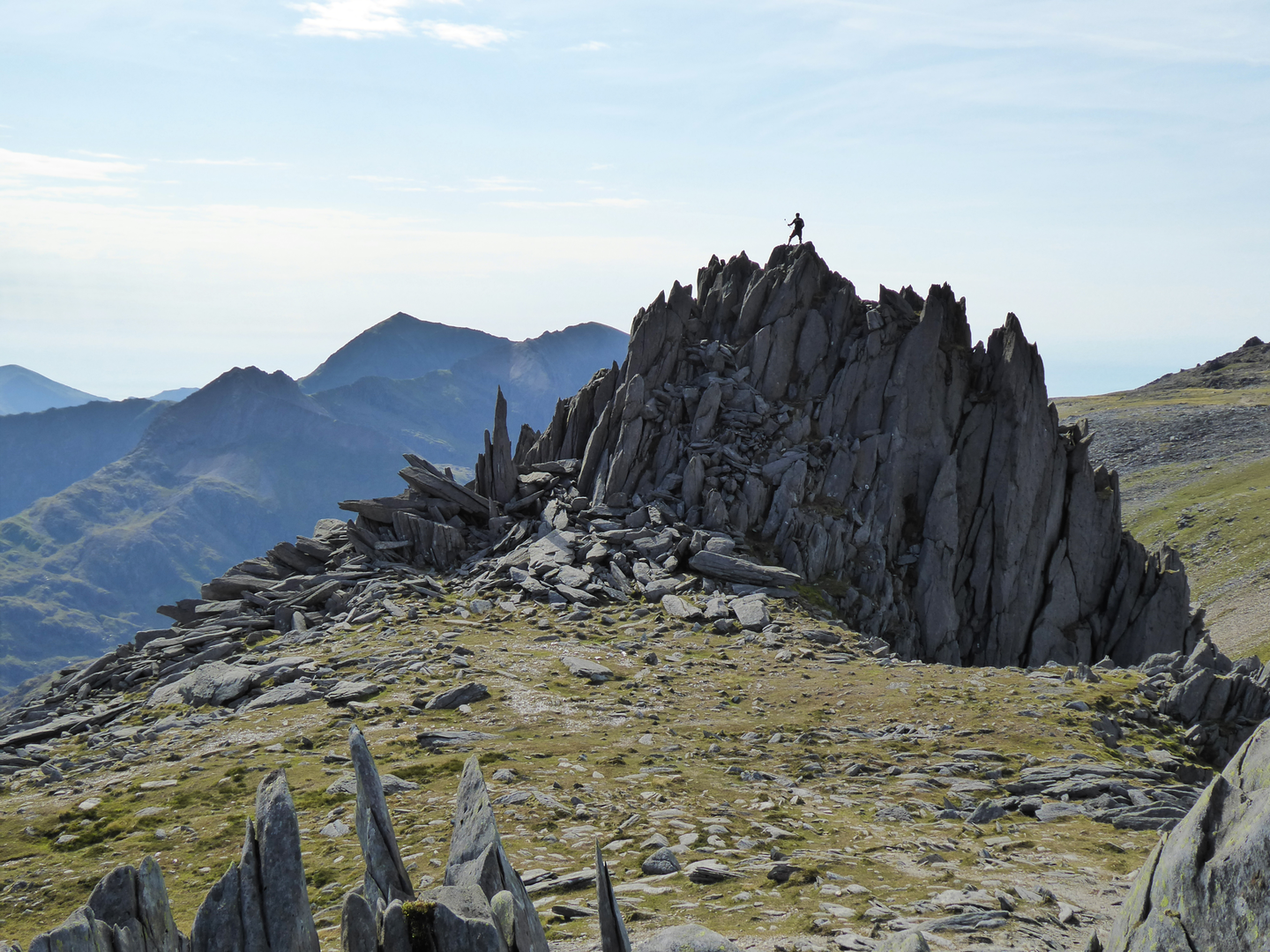 An image depicting the trail A Glyderau trio - Glyder Fach - Glyder Fawr and Tryfan and its surrounding area.