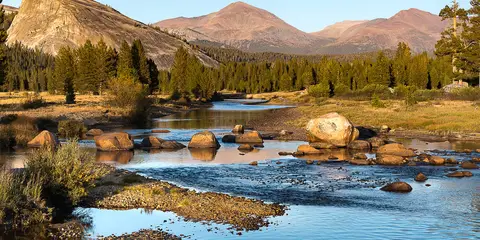 An image depicting the trail High Sierra Camps Loop - North and its surrounding area.