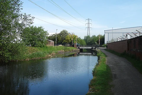 An image depicting the trail Roachdale Canal from Chadderton and its surrounding area.