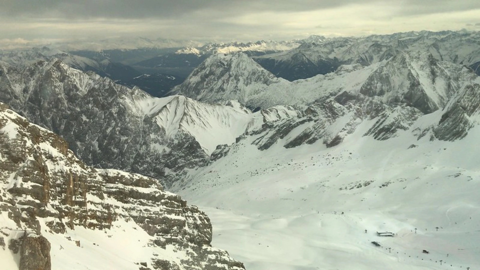 An image depicting the trail Zugspitzplatt to Zugspitze Walk and its surrounding area.