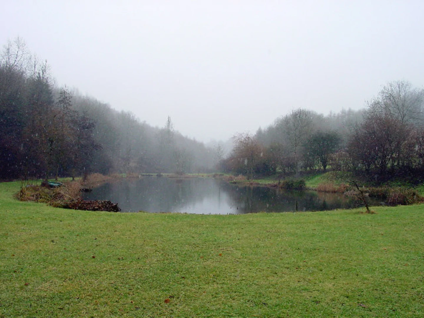 An image depicting the trail River Frome and Miserden Park Lake Loop - Edgeworth and its surrounding area.
