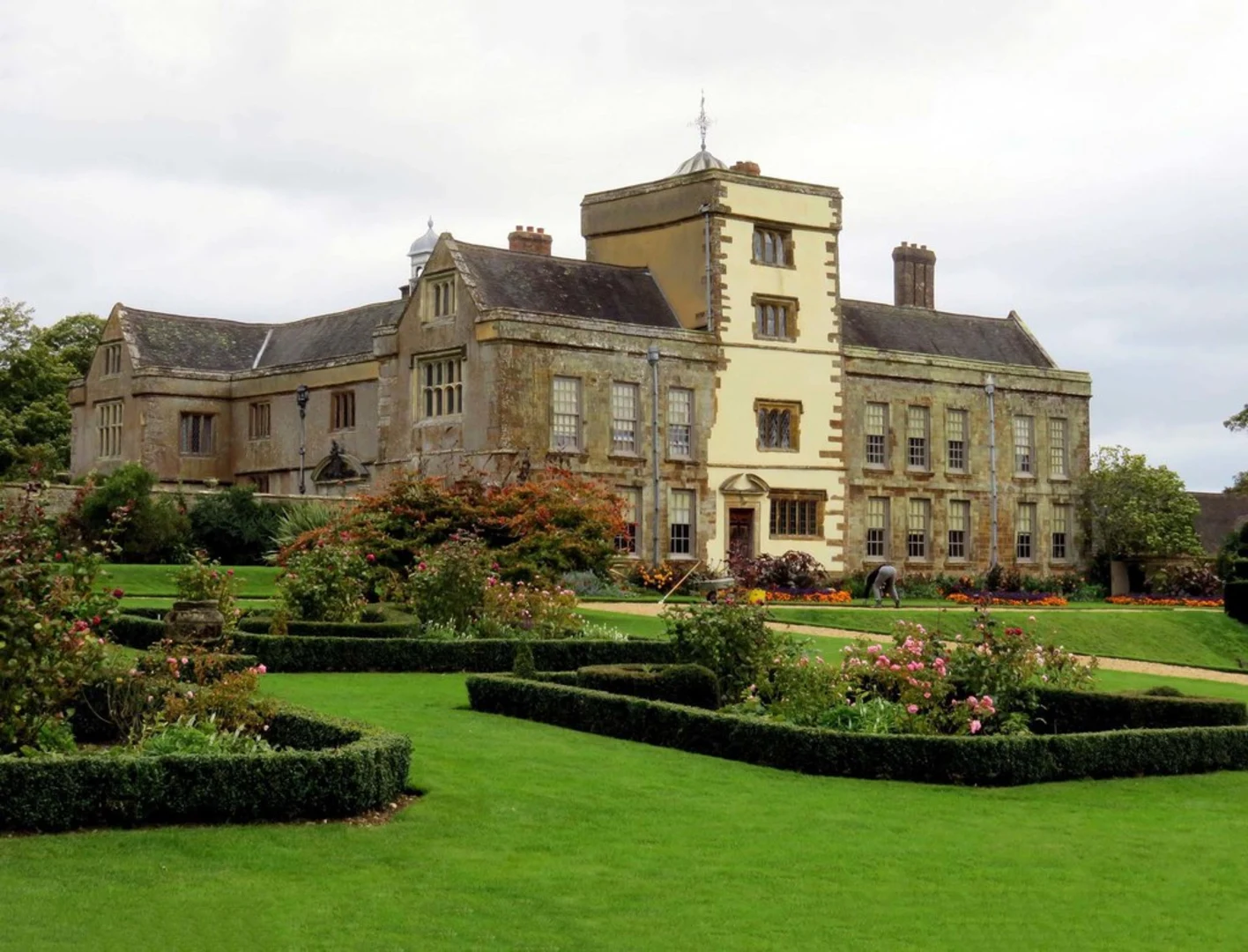An image depicting the trail Macmillan Way in Canons Ashby and its surrounding area.