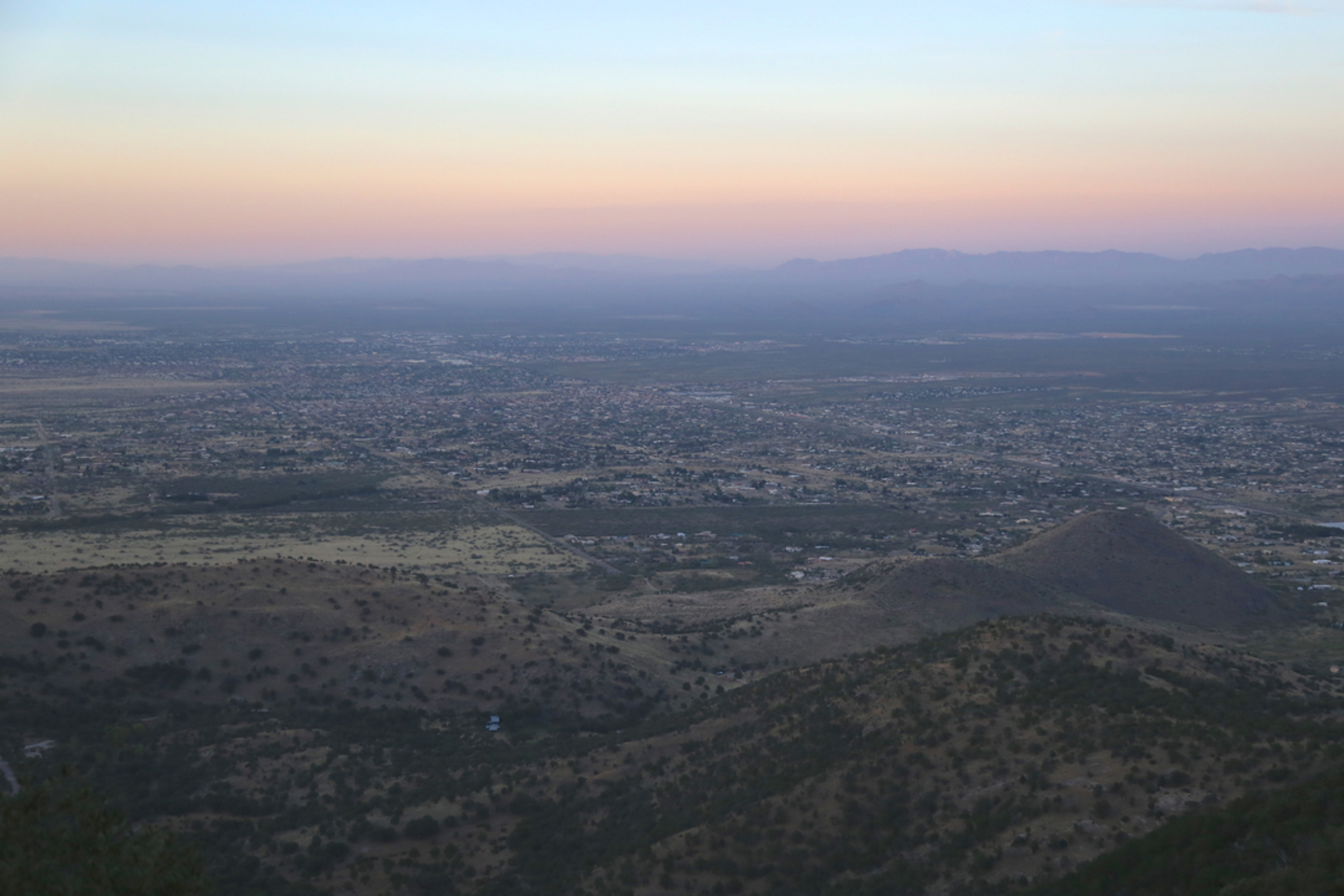 An image depicting the trail Reef Townsite Loop Trail and its surrounding area.