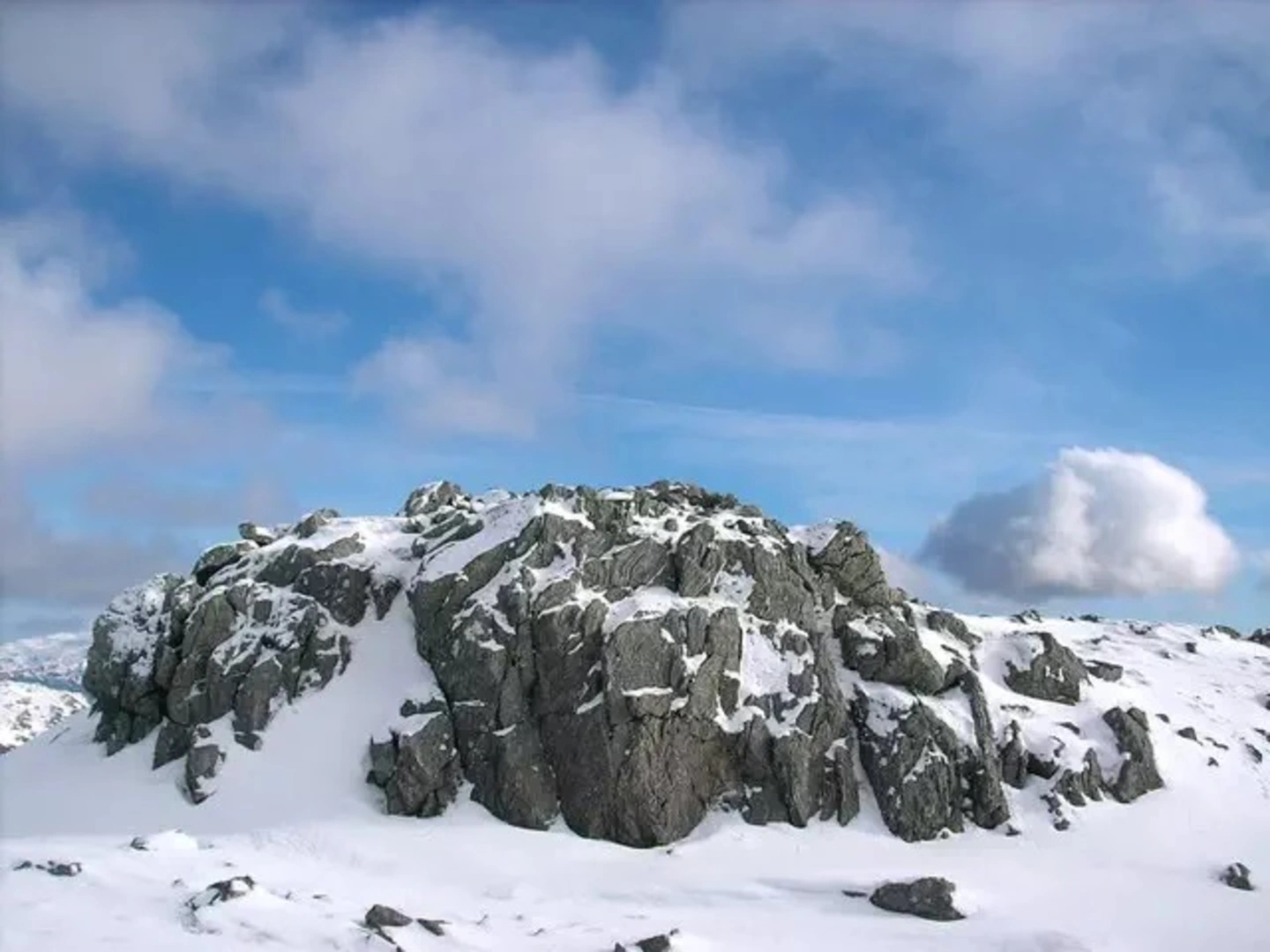 An image depicting the trail Meall an Fhudair Loop via Troisgeach Mount and its surrounding area.