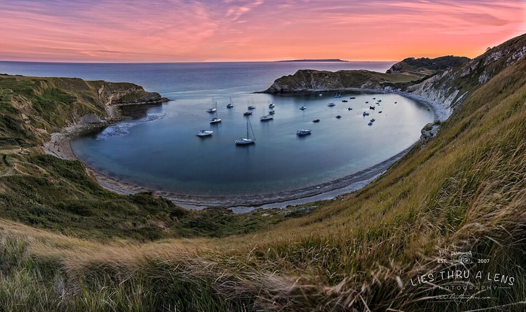 An image depicting the trail Hambury Tout and Lulworth Cove Walk and its surrounding area.