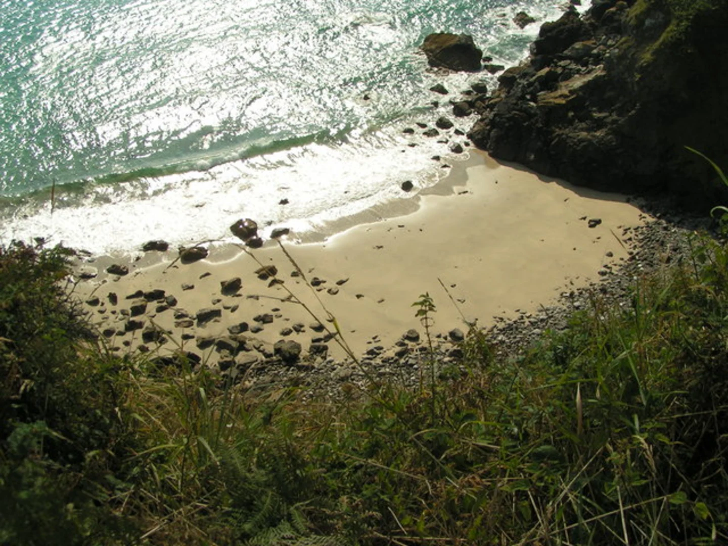 An image depicting the trail Lizard Point and Parn Voose Cove Walk and its surrounding area.