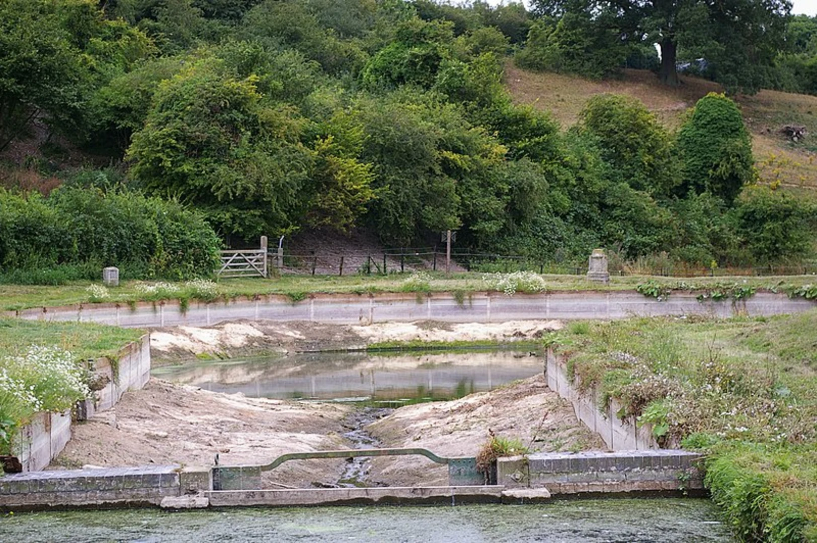 An image depicting the trail Hertford and Ware Circular and its surrounding area.