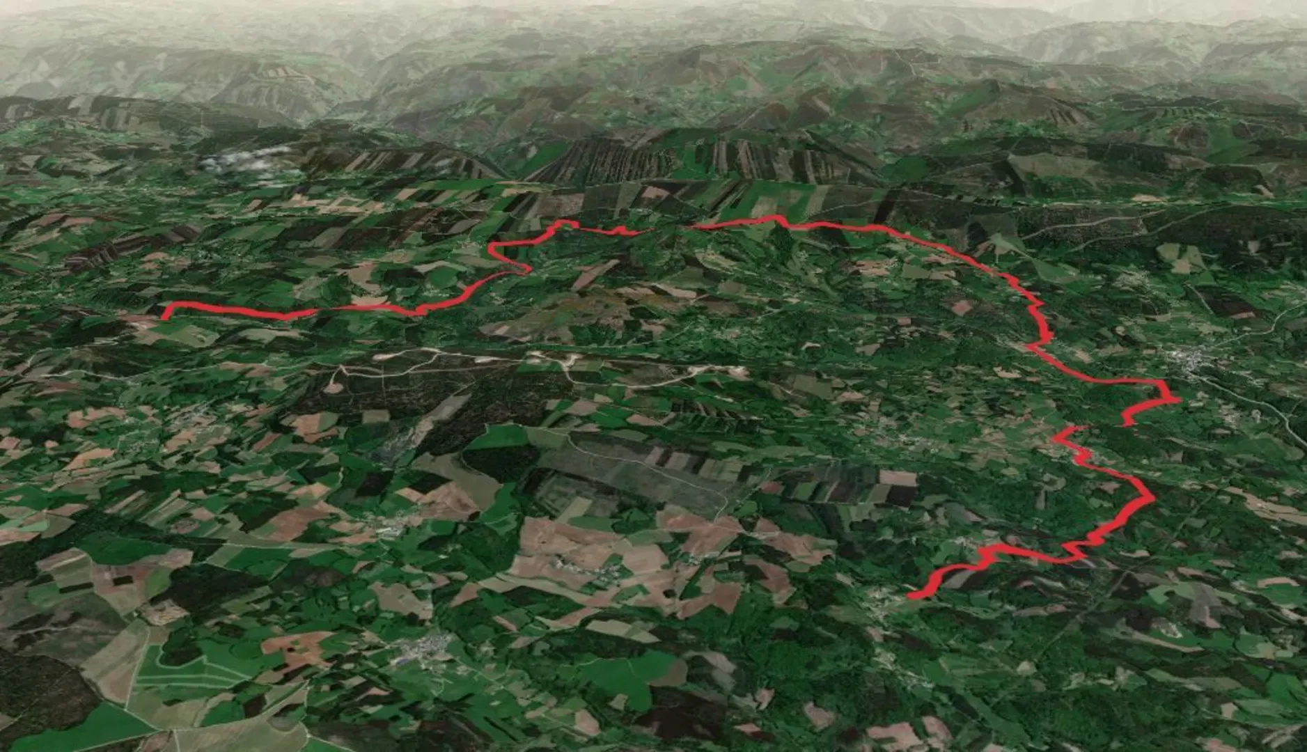An image depicting the trail Sendeiro PR G 133 and its surrounding area.