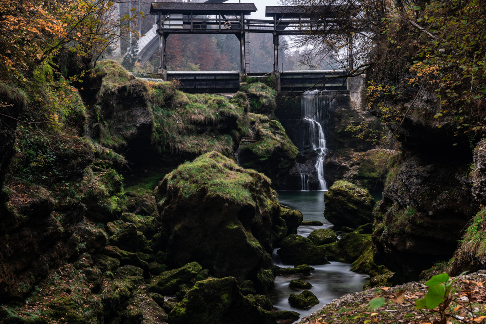 An image depicting the trail Traunfall Loop and its surrounding area.