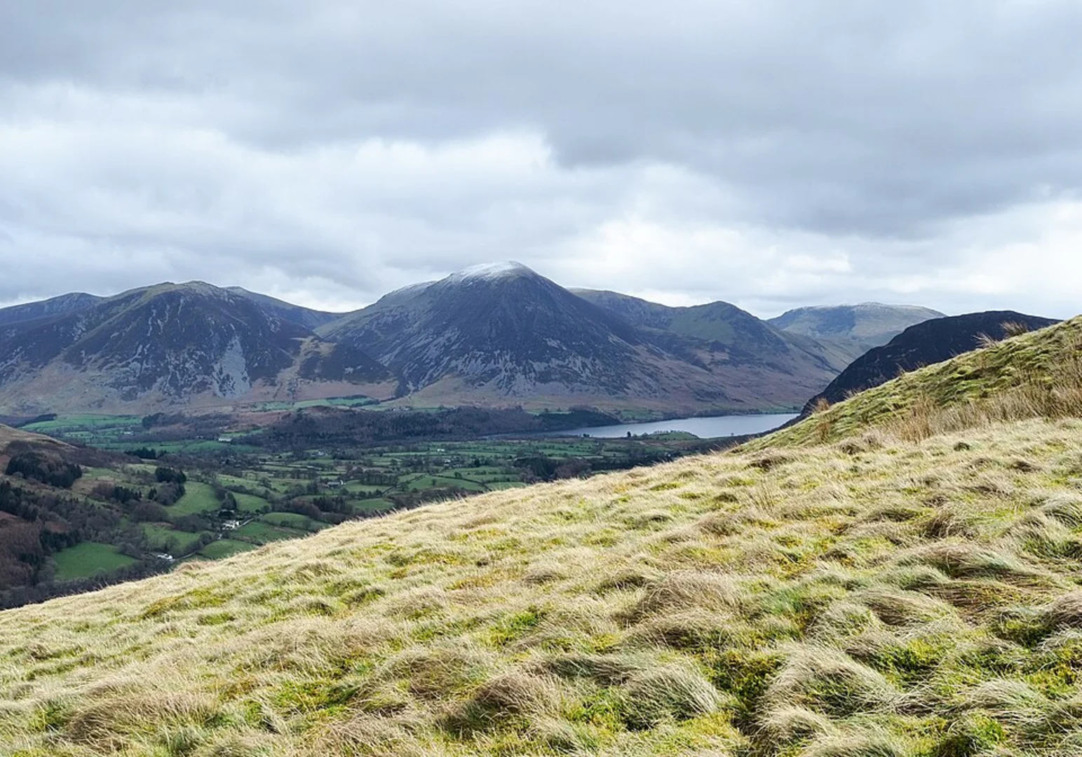 An image depicting the trail Blake Fell and Burnbank Fell Walk and its surrounding area.