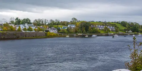 An image depicting the trail Burrishoole Loop - Newport Loch Morchan Loop and its surrounding area.