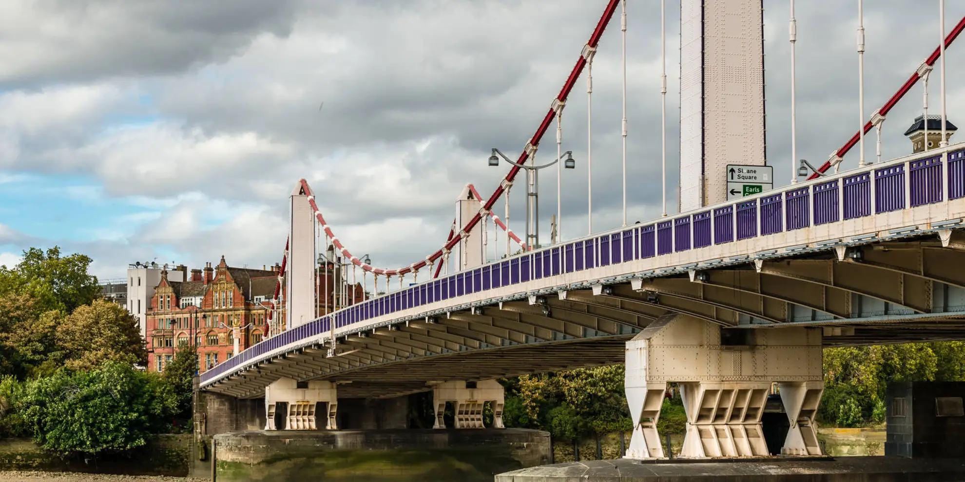 An image depicting the trail Green Park to Westminster via Sloane Square and its surrounding area.