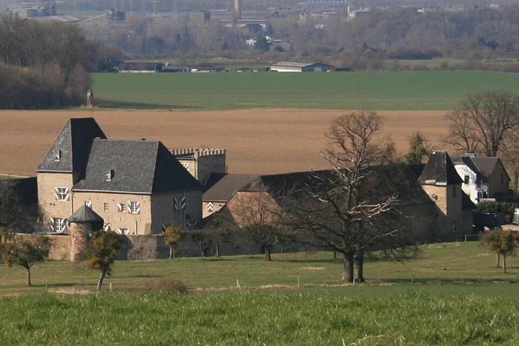 Holzheim Castle and Hülsenberg Loop - Langerwehe