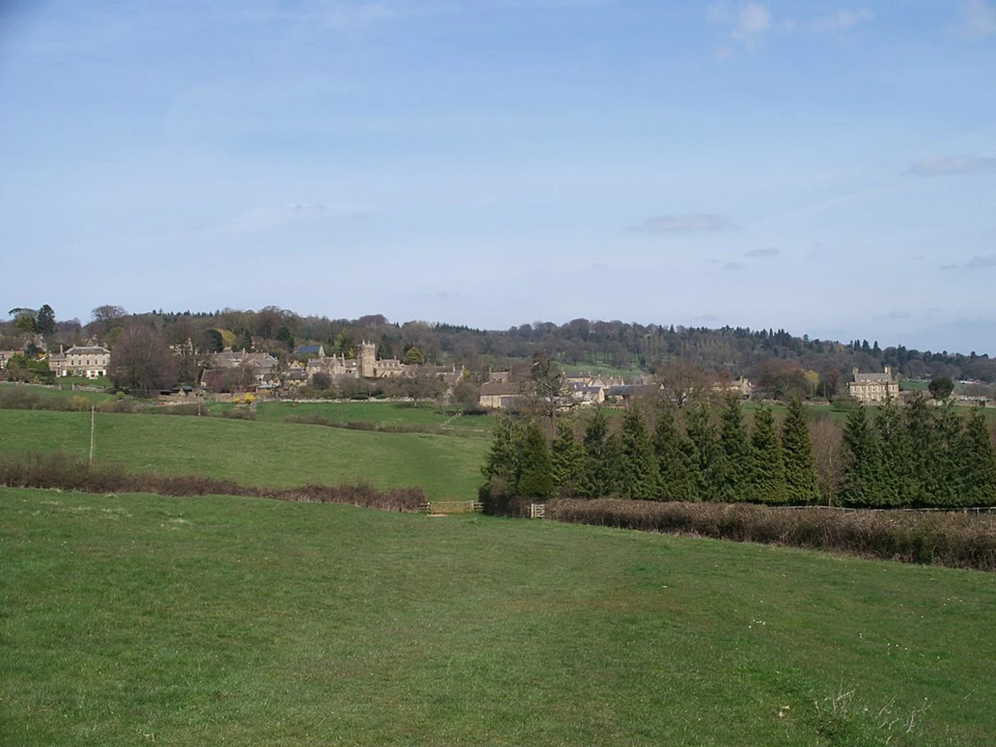 An image depicting the trail Bourton on the Hill and Heart of England Way and its surrounding area.