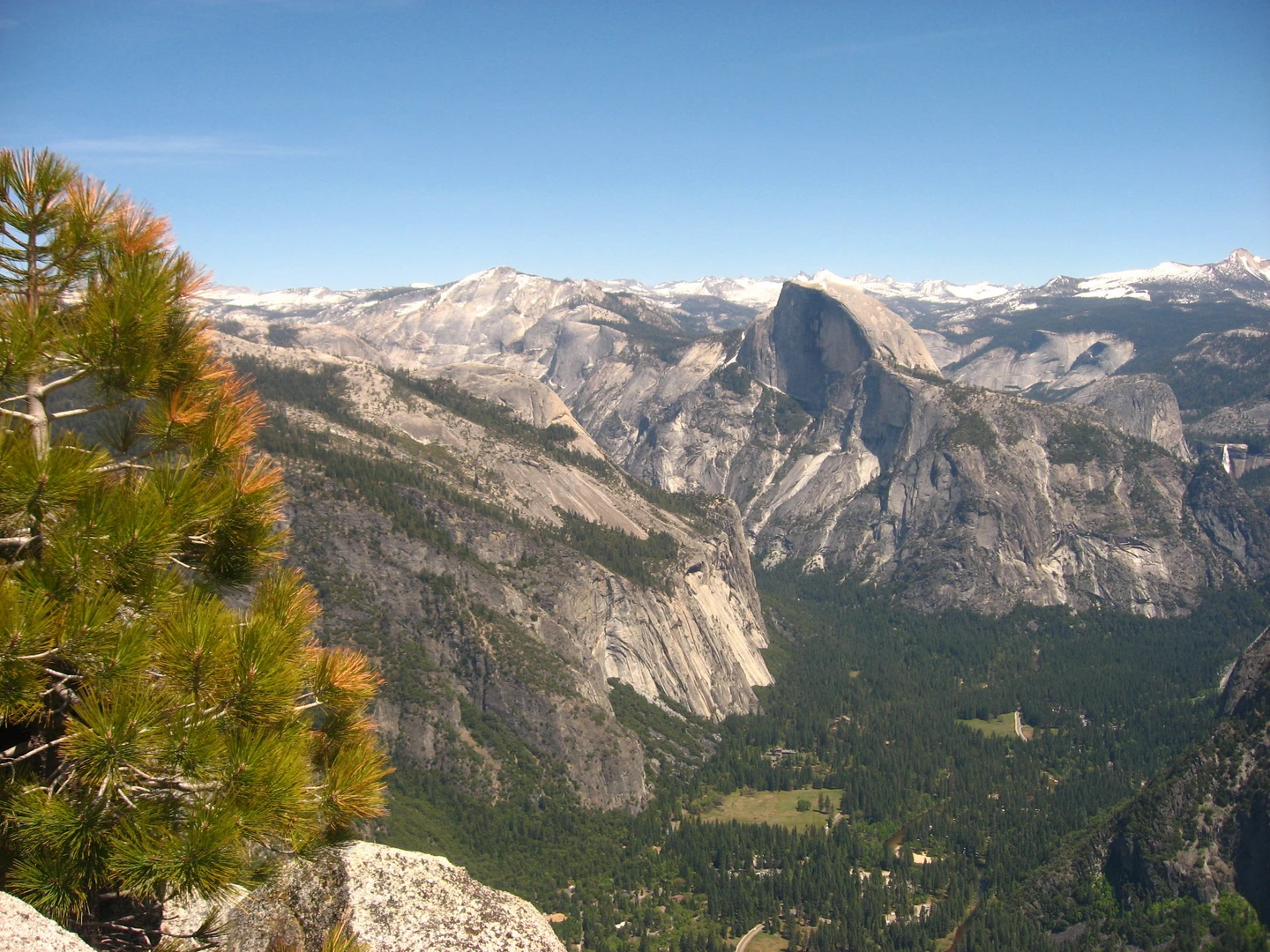 An image depicting the trail Eagle Peak via El Capitan Trail and its surrounding area.