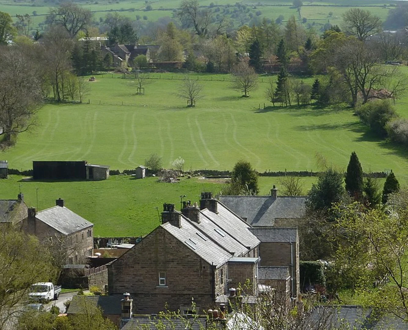 An image depicting the trail Elton - Winster and Birchover and its surrounding area.