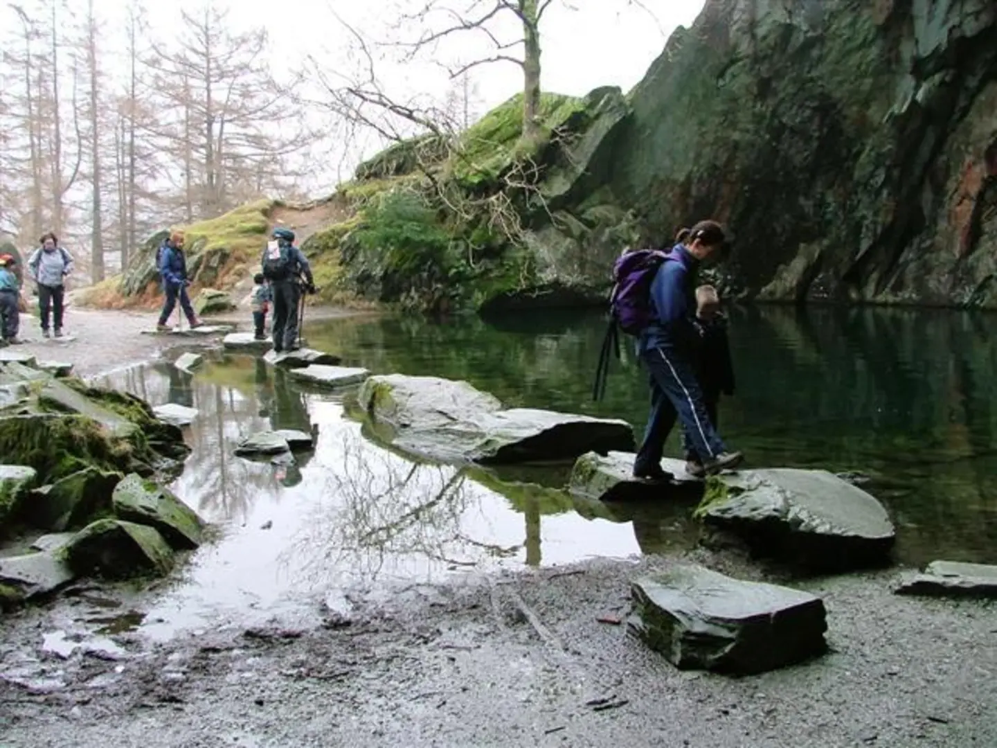 An image depicting the trail Loughrigg Fell and Rydal Cave Loop from Rydal Water and its surrounding area.