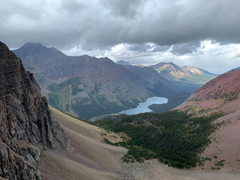 An image depicting the trail Ptarmigan Lake, Elizabeth Lake and Helen Lake via Ptarmigan Trail and its surrounding area.
