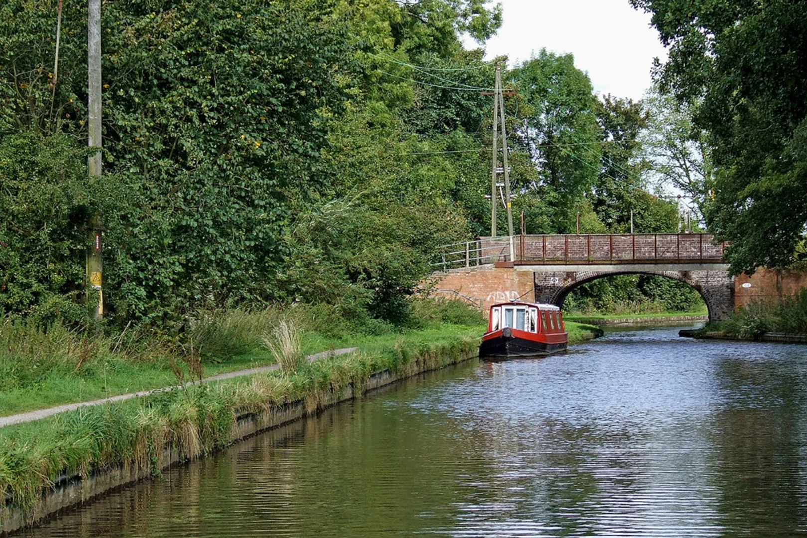An image depicting the trail Trent and Mersey Canal and Barlaston Loop and its surrounding area.