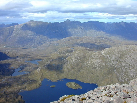 An image depicting the trail Beinn Liath Mhor and Maol Chean-Dearg Loop from Loch Dùghaill and its surrounding area.