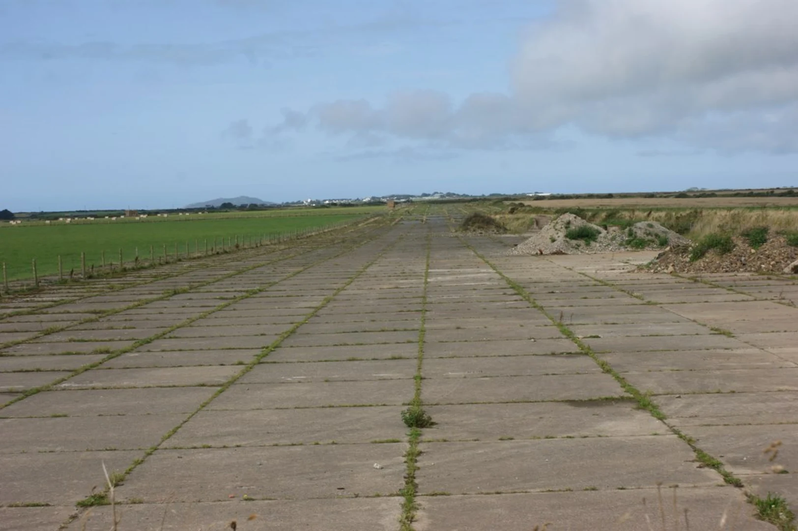 An image depicting the trail St Davids Airfield and its surrounding area.