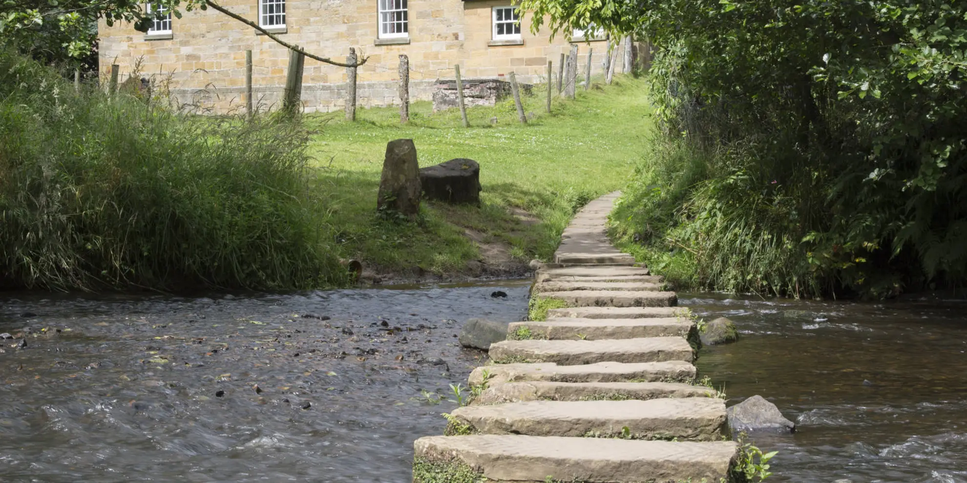 An image depicting the trail Lealholm - Glaisdale - Great Fryup Dale and Eskdale and its surrounding area.