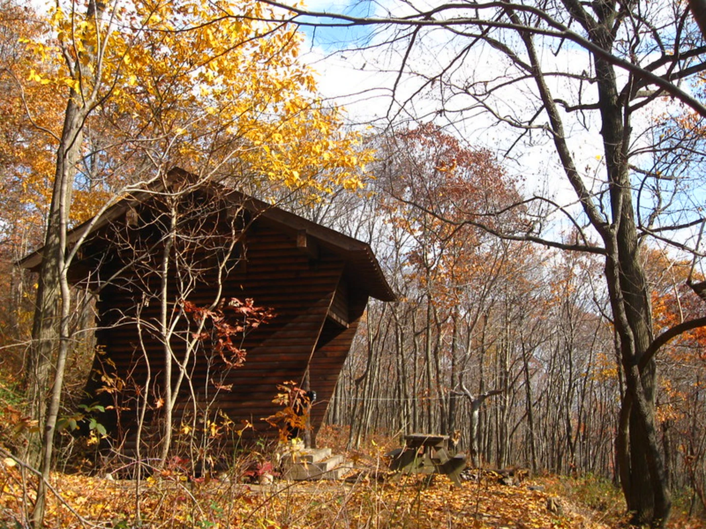 An image depicting the trail Hertein Campsite and its surrounding area.