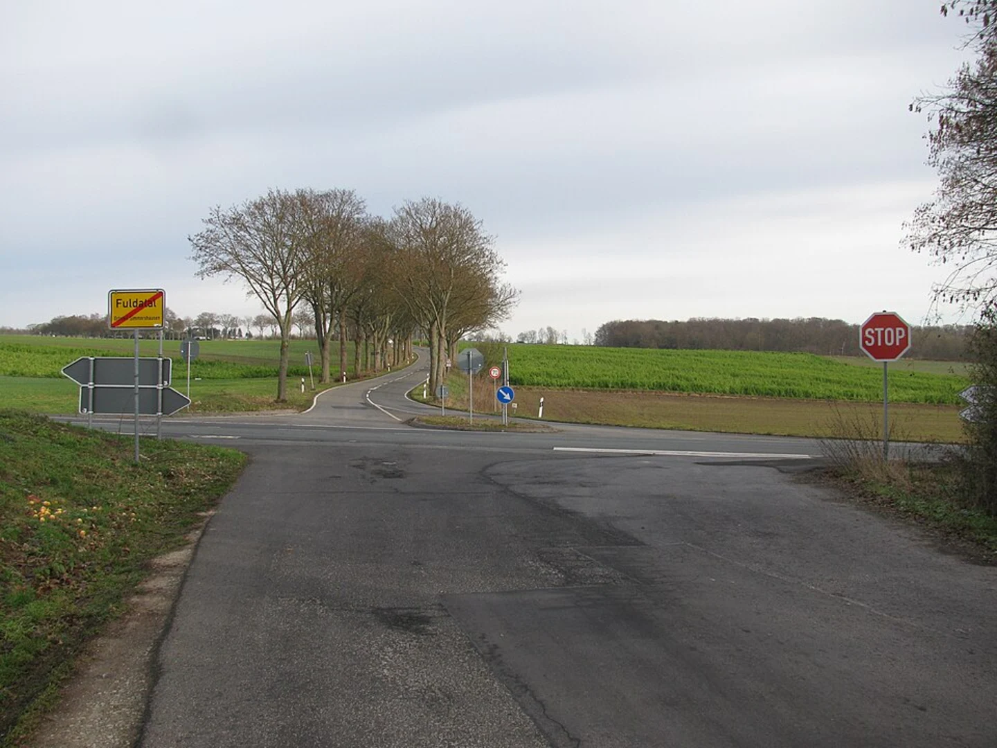 An image depicting the trail Eco-Pfad Simmershausen and its surrounding area.