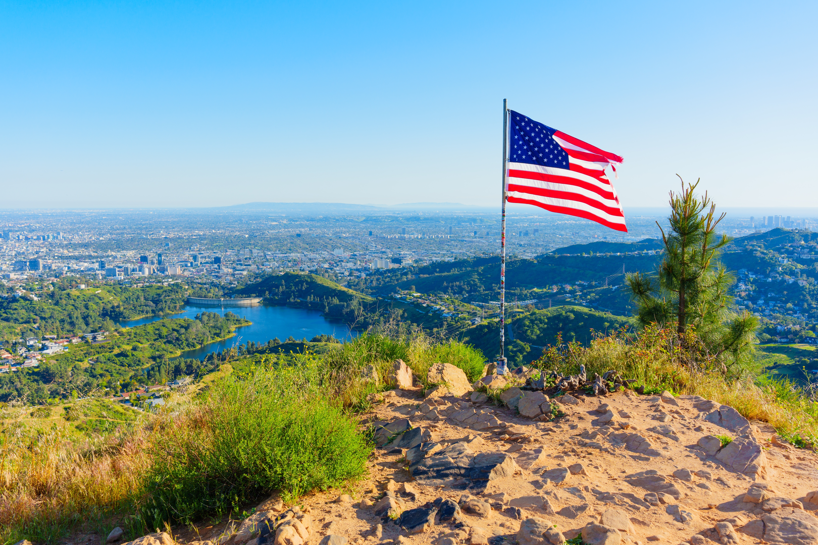 An image depicting the trail Westlake Vista, Dean's Lobo Ridge and Pentachaeta Loop Trail and its surrounding area.