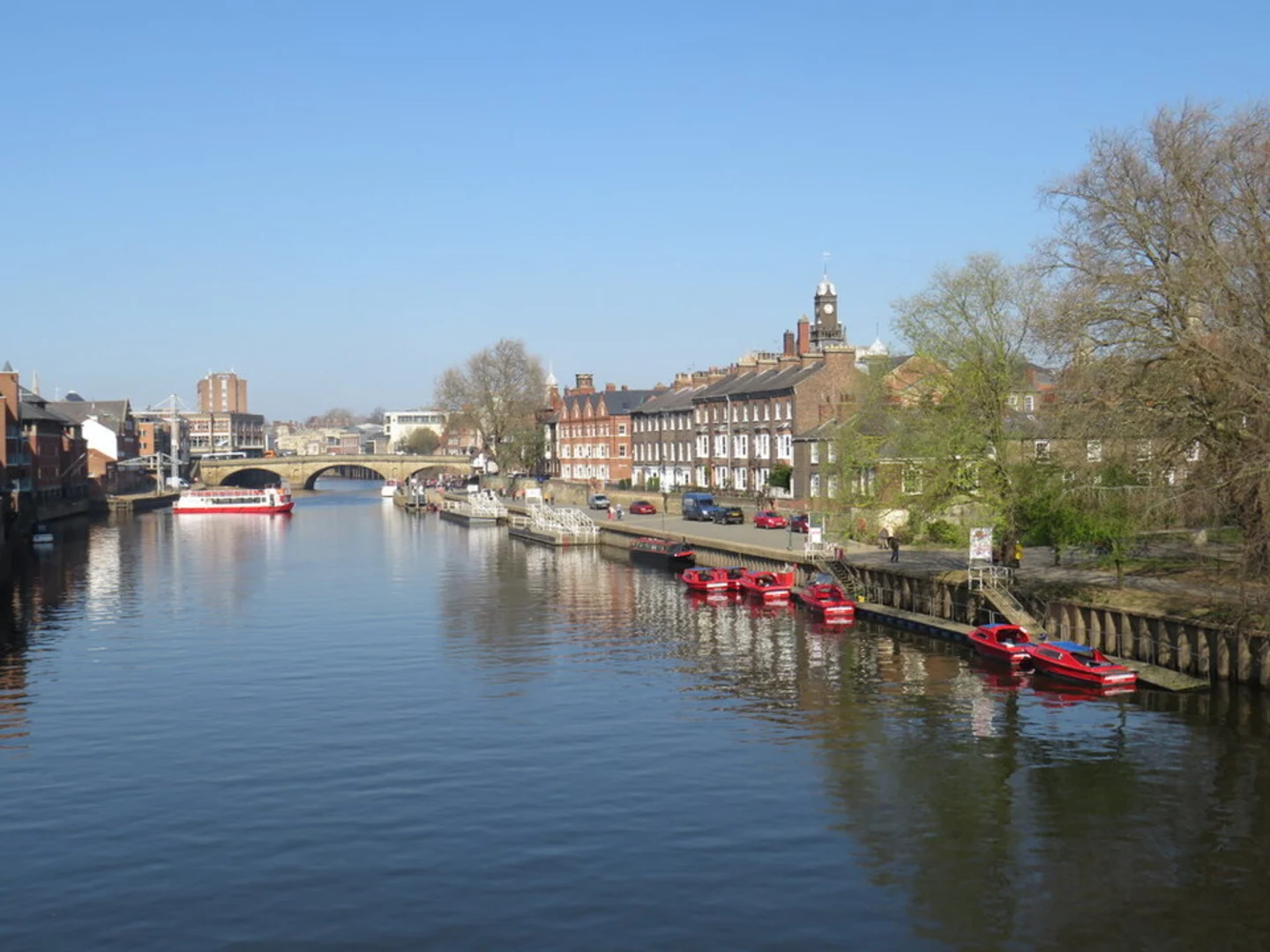 An image depicting the trail York River Walk and its surrounding area.