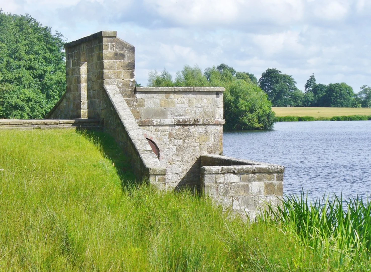 An image depicting the trail Tillington Village Loop and its surrounding area.