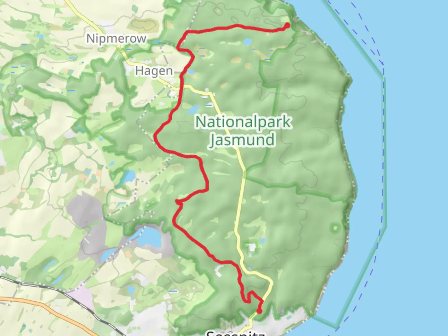 An image depicting the trail Kreidefelsen to Stubbenkammer via W9 and its surrounding area.