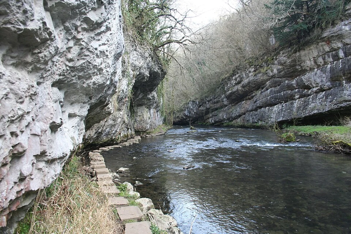 Blackwell and Chee Dale Stepping Stones Loop