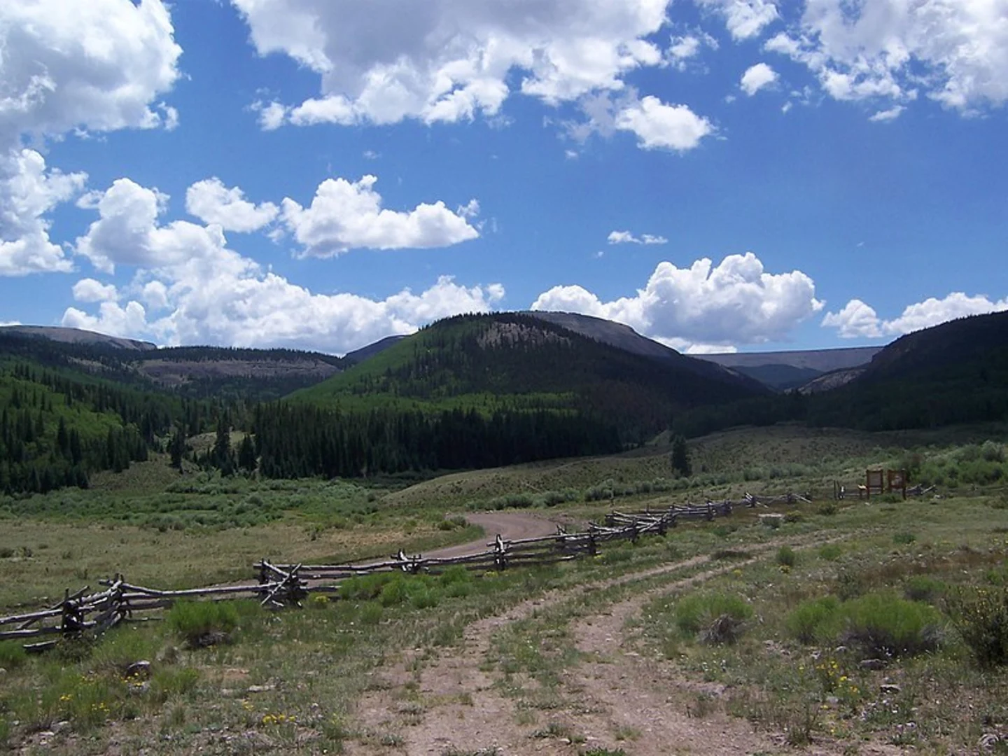 An image depicting the trail Twin Peaks Trail via Middle Fork Saguache Creek and its surrounding area.