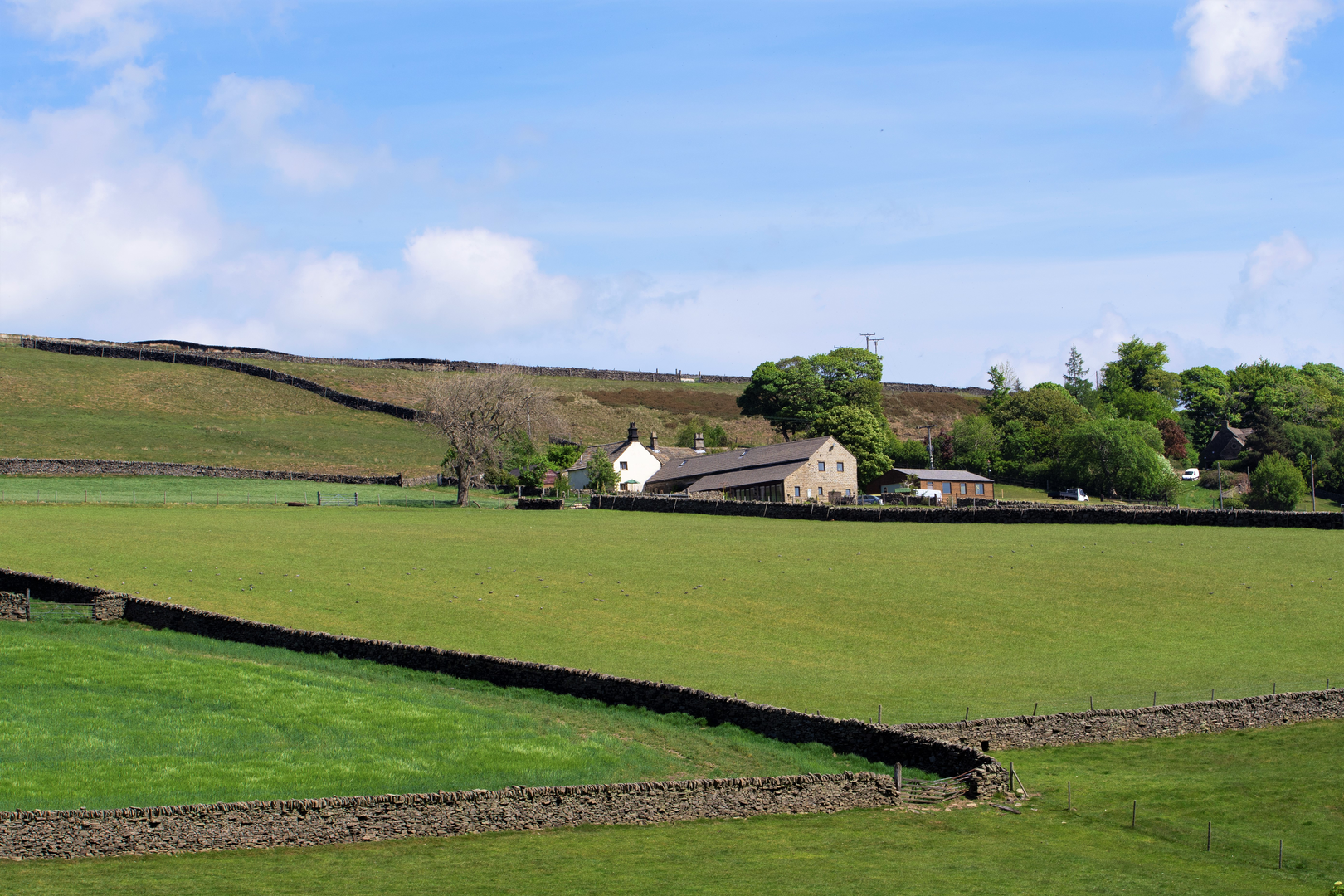 An image depicting the trail Great Stones Way Stonehenge - Durrington and its surrounding area.