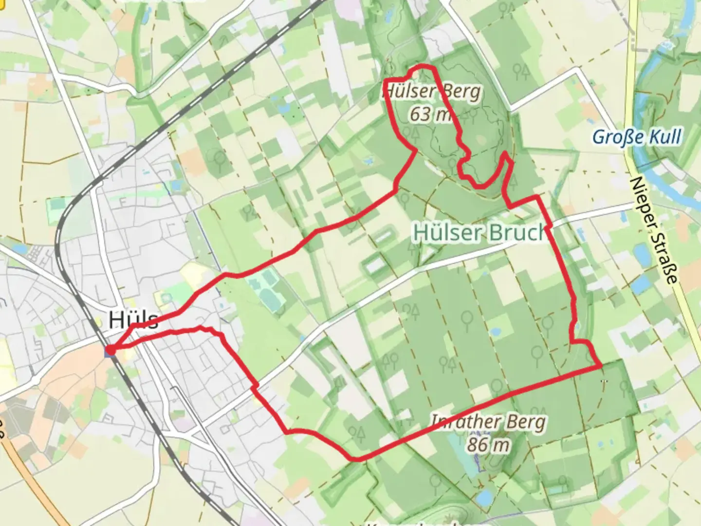 An image depicting the trail Aussichtsturm Huelser Berg Loop and its surrounding area.