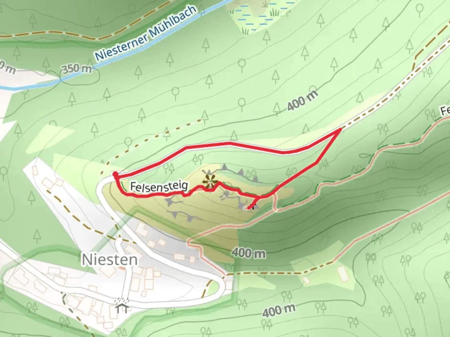 An image depicting the trail Burgruine Niesten via Obermain Hufeisen and its surrounding area.