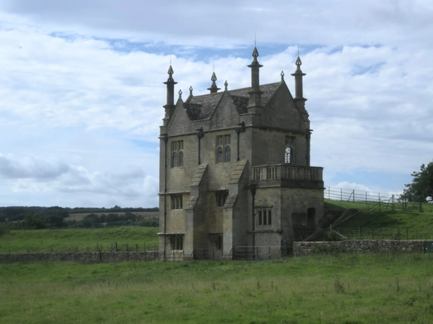 An image depicting the trail Chipping Campden Loop and its surrounding area.