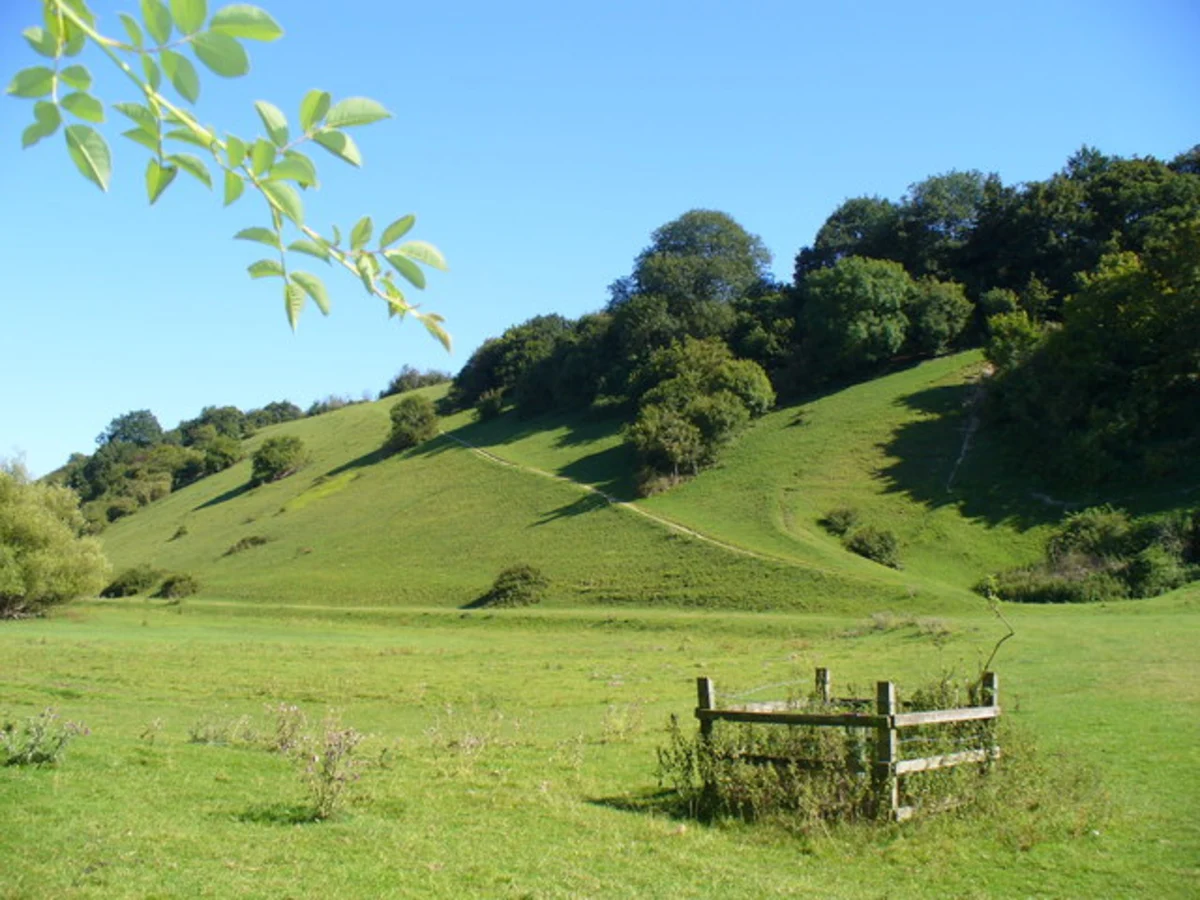 Cookham and River Thames via Thames Path