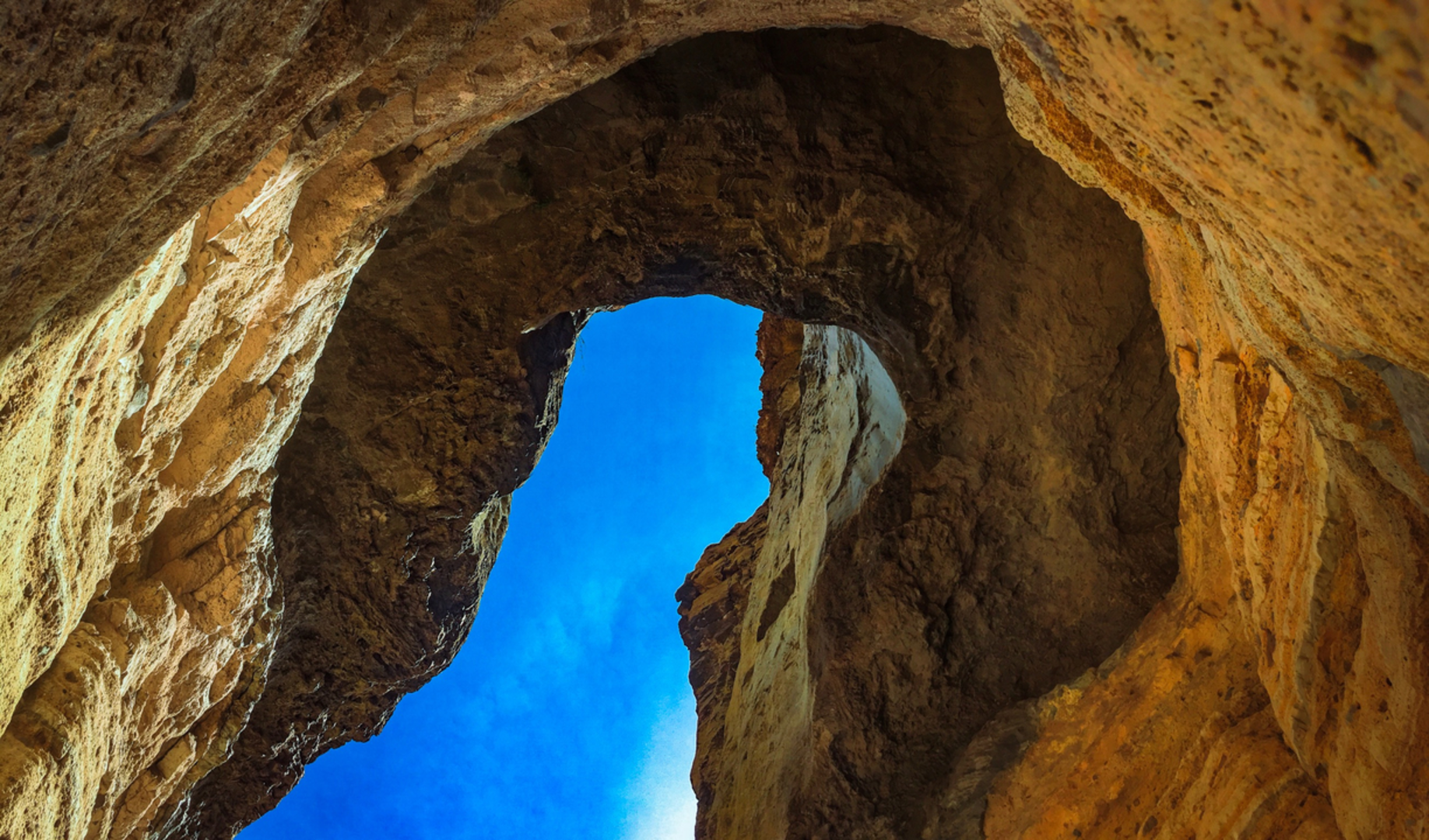 An image depicting the trail Upper Burro Mesa Pour-off Trail and its surrounding area.