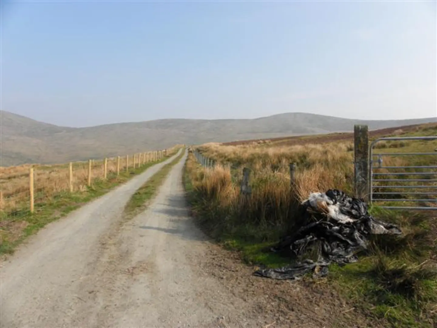 An image depicting the trail Mullaghclogha to Sawel Mountain via Dart Mountain and its surrounding area.