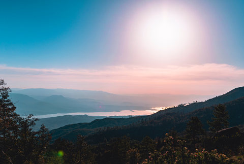 An image depicting the trail Four Peaks Trail and its surrounding area.