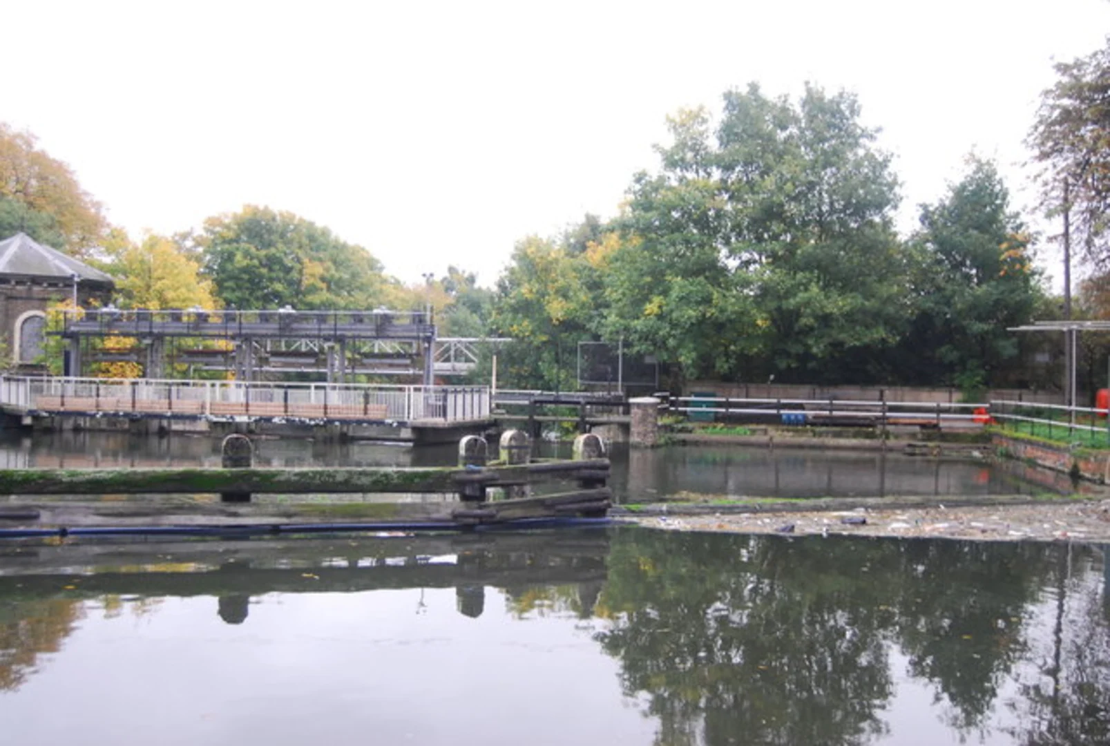 An image depicting the trail Stoke Newington to Hackney Wick Walk and its surrounding area.