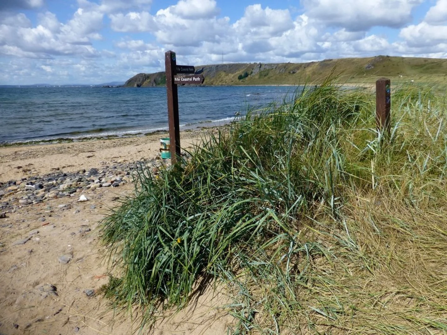 An image depicting the trail The Chain Walk via Fife Coastal Walk - Earlsferry and its surrounding area.