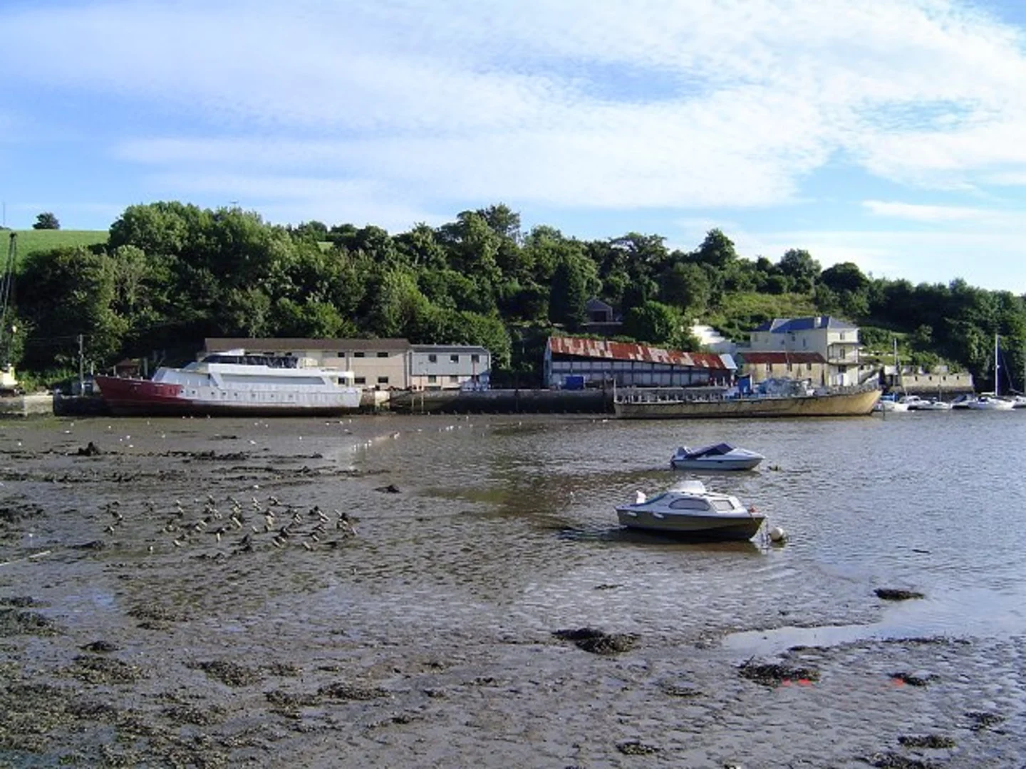 An image depicting the trail Greenway Walk and its surrounding area.