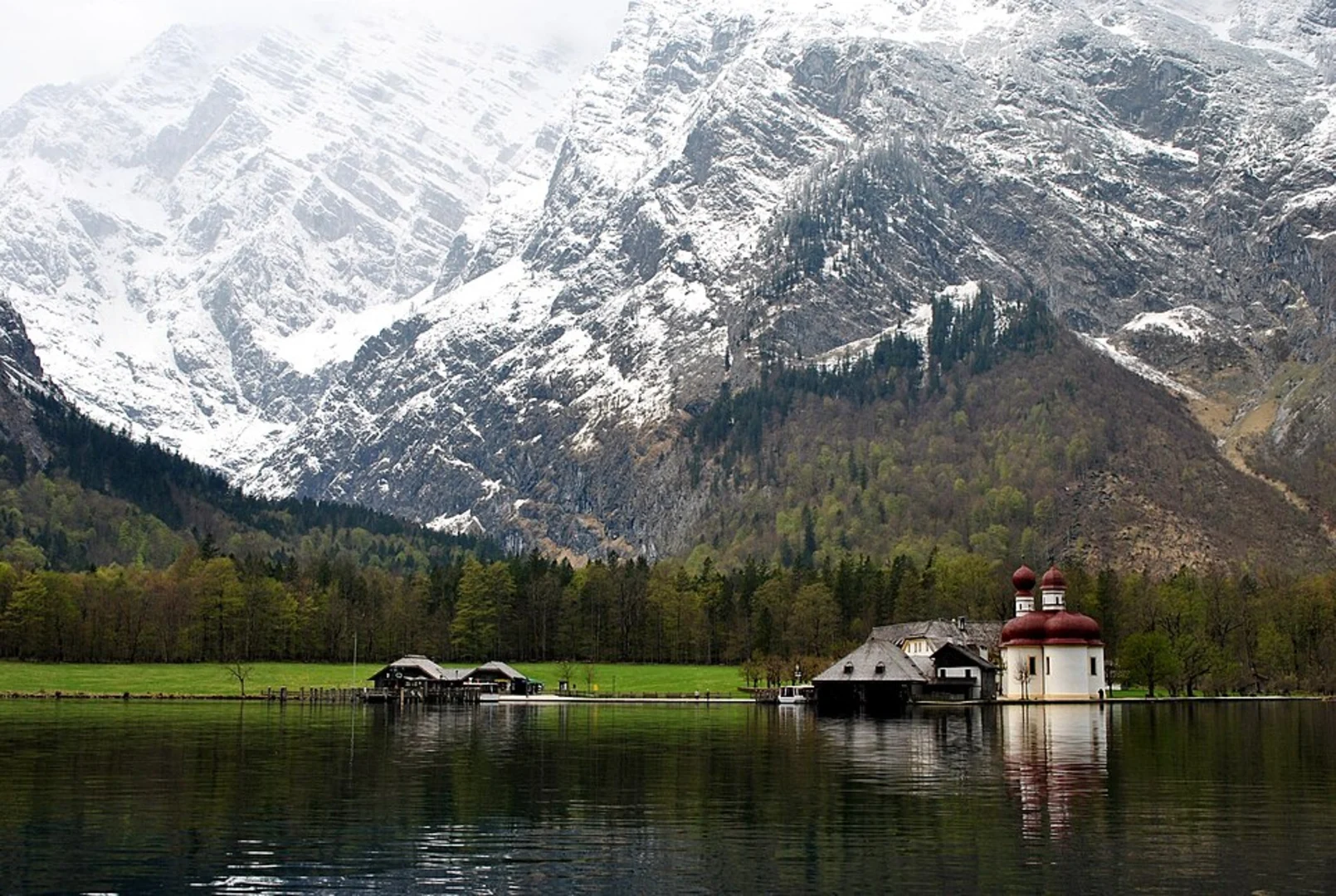 An image depicting the trail Grünstein Loop from Königssee and its surrounding area.